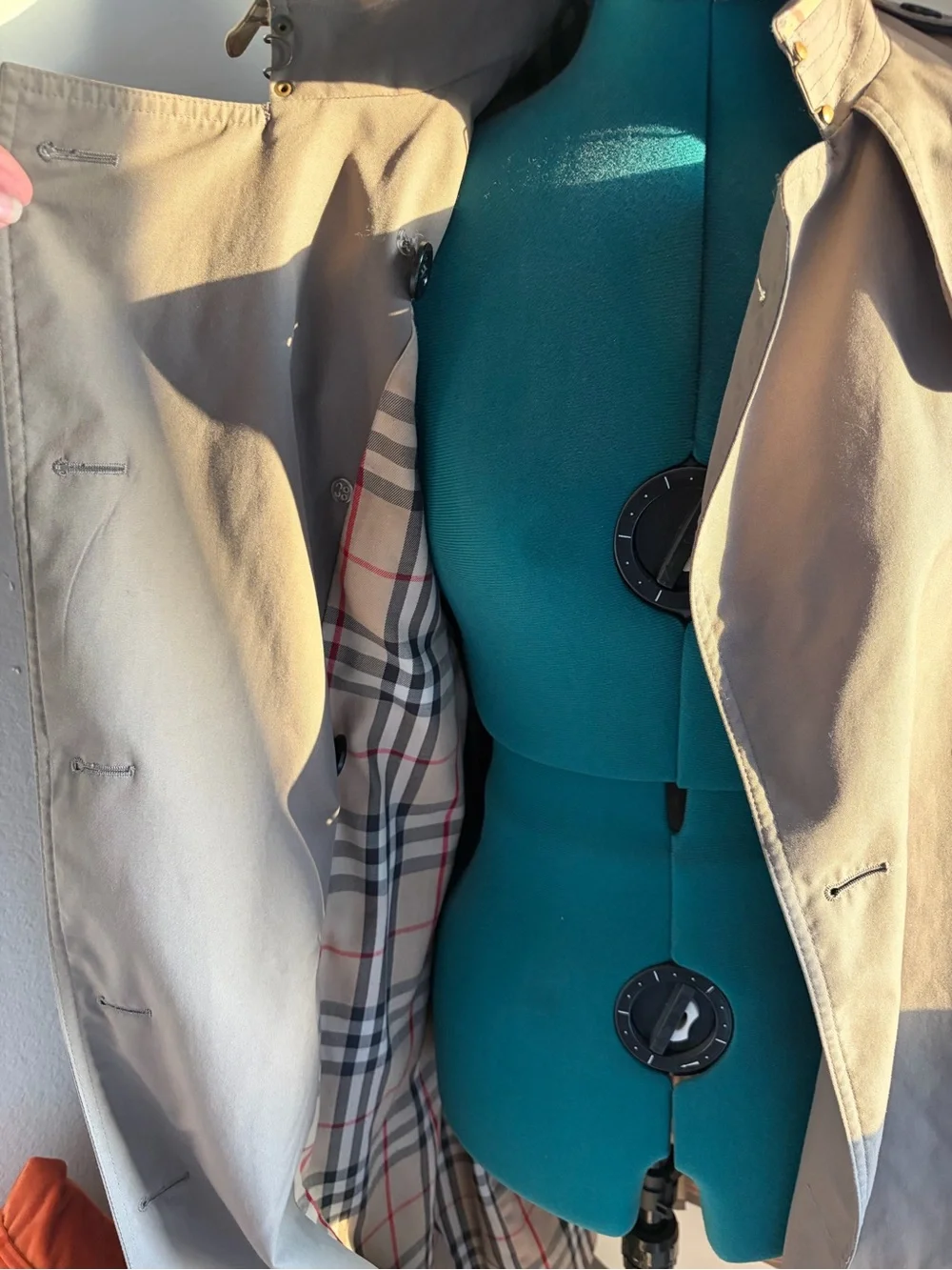 Burberry Women’s Tan Double-Breasted Trench Coat with Signature Check Collar - Picture 2 of 9